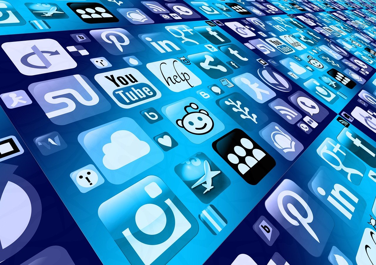 découvrez l'univers des médias sociaux : stratégies, tendances et conseils pour améliorer votre présence en ligne et engager votre audience de manière efficace.