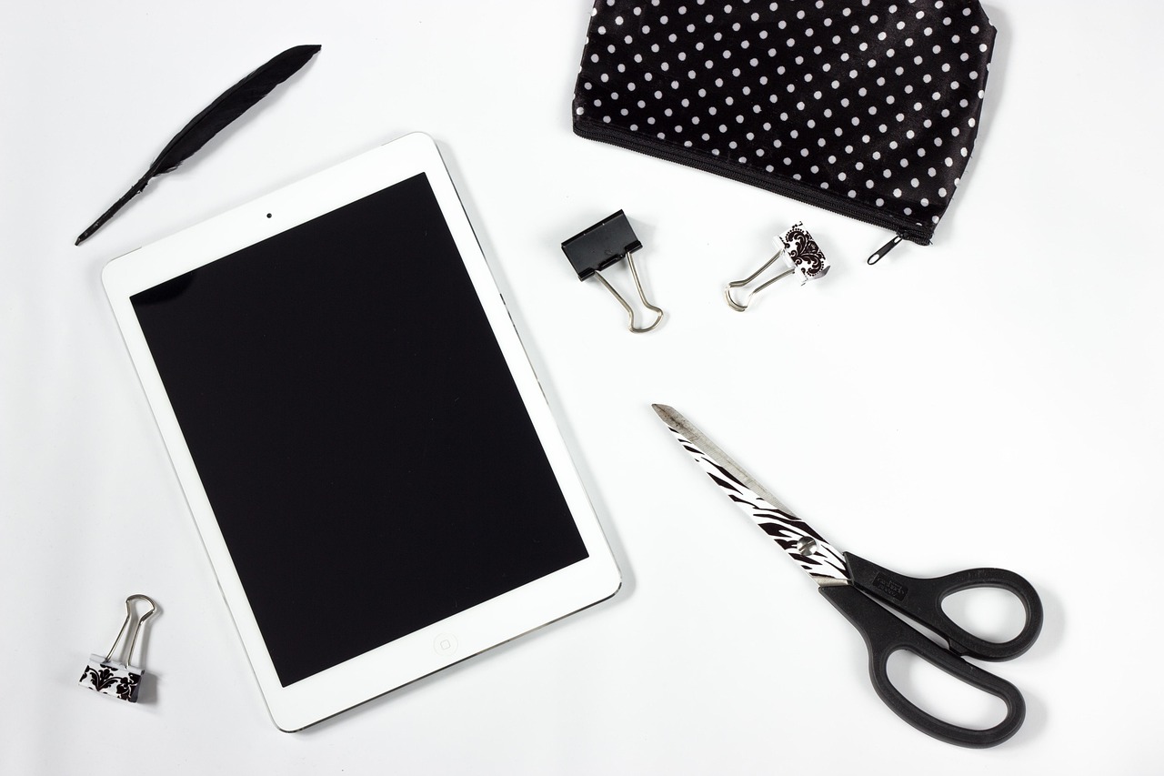 découvrez notre sélection d'accessoires de bureau pour organiser et personnaliser votre espace de travail avec style et fonctionnalité.