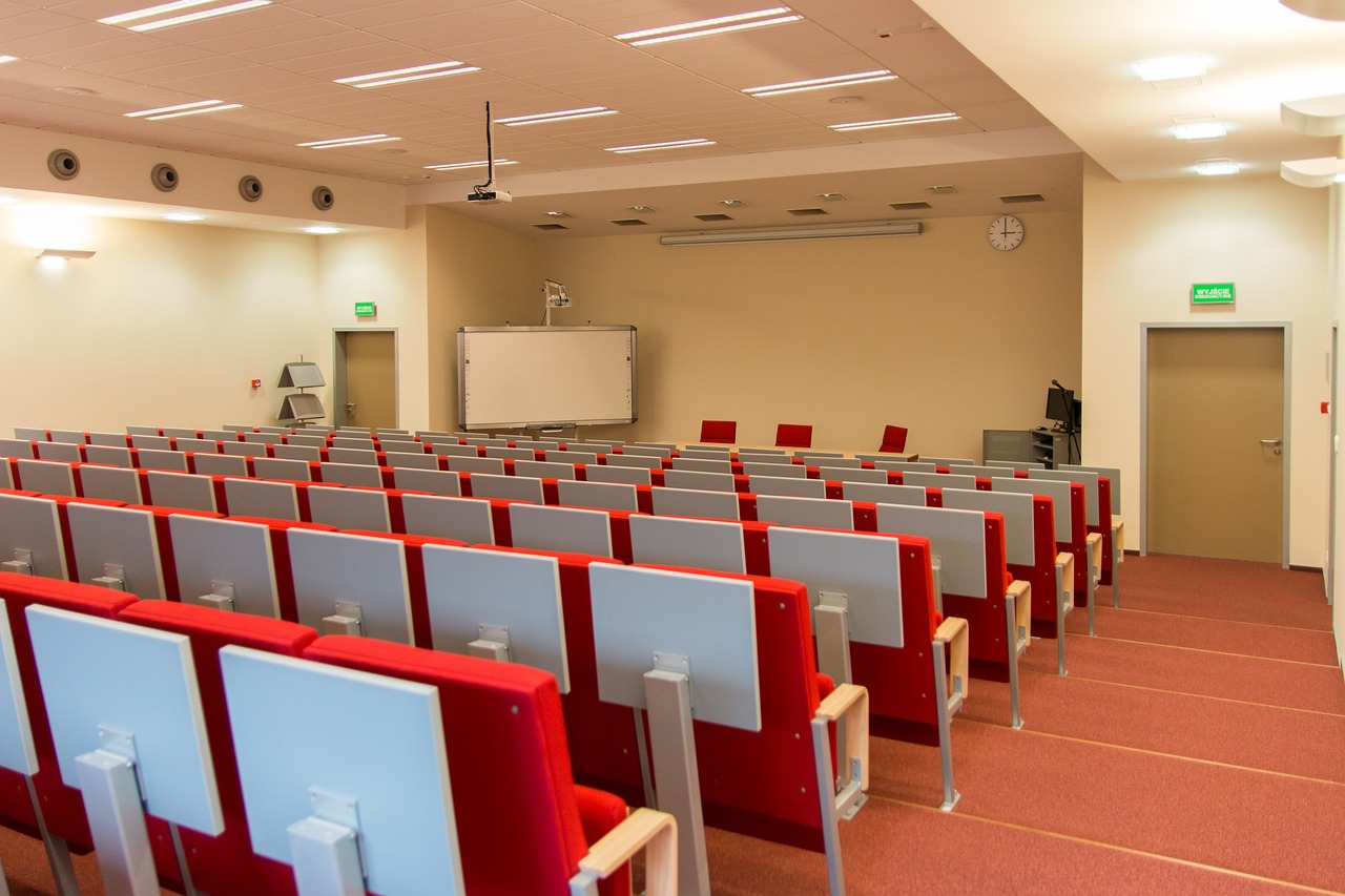 découvrez le classement des universités, analysez les meilleures institutions au niveau mondial ou national et comparez leurs points forts en matière d’enseignement, de recherche et d’insertion professionnelle des diplômés.