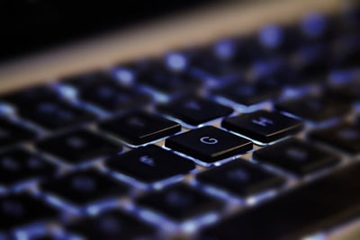 Comment l’informatique impacte-t-elle différentes industries ?