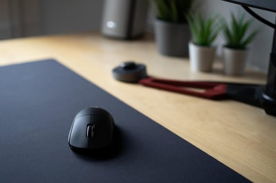 Tapis de souris XXL : notre sélection des 5 meilleurs pour un confort optimal et une précision inégalée au bureau comme en gaming